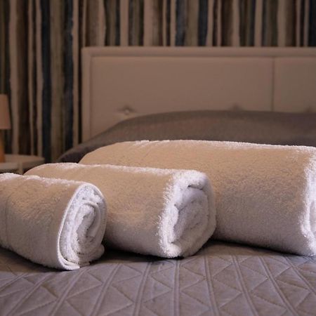 Largo Sicilia B&B 阿沃拉 外观 照片