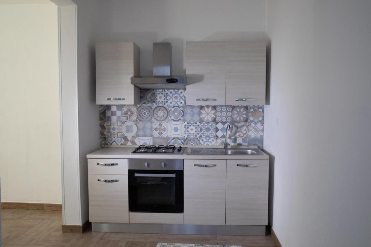Largo Sicilia B&B 阿沃拉 外观 照片